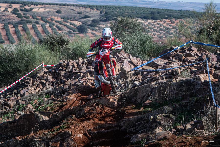 Victoria de Mireia Badia en el Enduro de Cózar que ya acaricia un nuevo título 