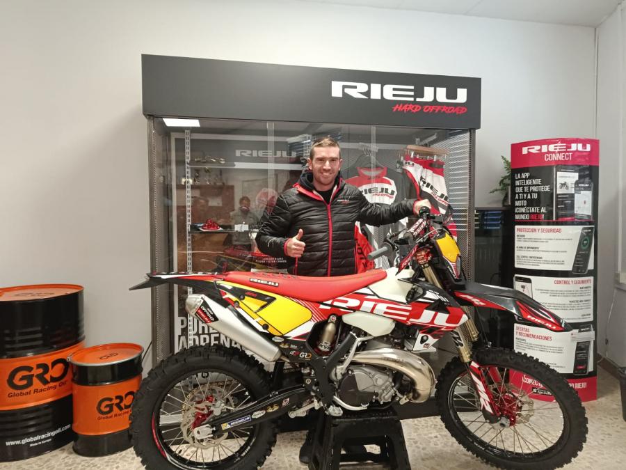 LOÏC LARRIEU, EX-WORLD ENDURO CHAMPION, SIGNS WITH RIEJU FOR 2024 SEASON